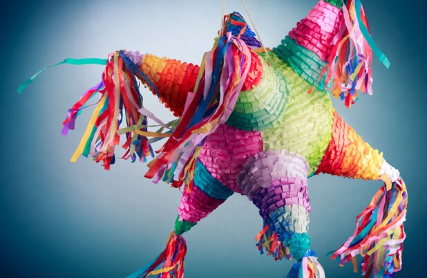 Una piñata clásica en forma de estrella.
