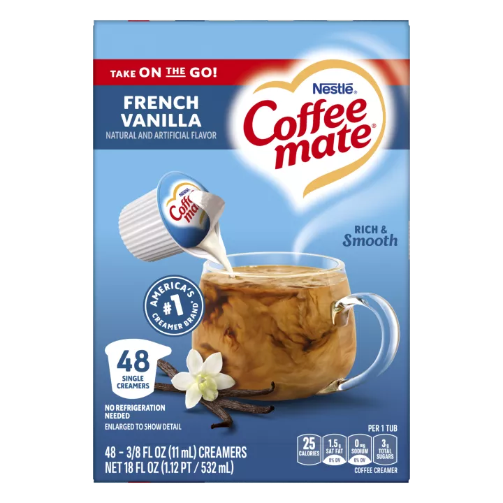 Caja de creamers individuales sabor vainilla con una taza de café y granos de café que lee Marca N° 1 de creamers de EE. UU.