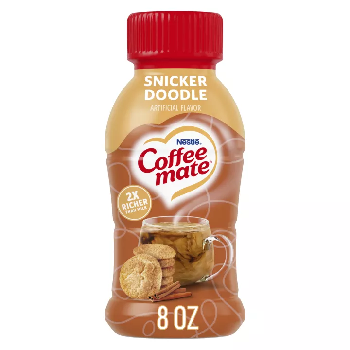 Vista frontal centrada de botella de NESTLE COFFEE MATE Liquid Creamer Snickerdoodle con peso de 8 fl oz (237 ml).