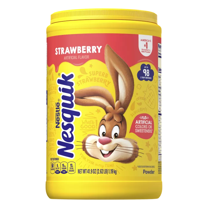 Envase amarillo grande con detalles rosados y el logo azul de Nesquik vertical a la izquierda del envase.