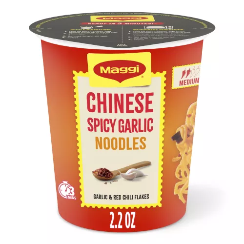 Vista frontal centrada de una taza de 2.2oz de MAGGI sabor Chinese Spicy Garlic Meal.