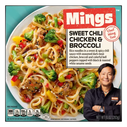 Front Center view of Mings Sweet Chili Chicken & Broccoli Frozen Entrée 10 oz (283 g) product.