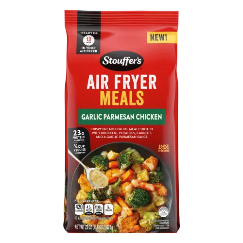 Front Center view of STOUFFER'S Air Fryer Garlic Parm Chicken Frozen Entrée NET WT 22 oz (1 lb 6 oz) 623 g product.
