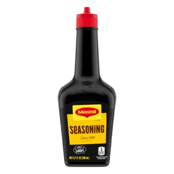 Foto con vista del frente de un envase de Sazonador europeo MAGGI de 800 ml con una etiqueta amarilla y roja brillante que lee Sazonador.