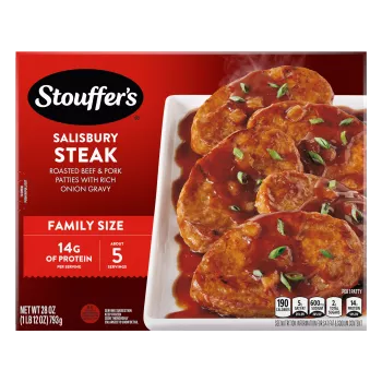 Caja de Salisbury Steak con un plato y una fuente de filete y salsa espesa debajo del nombre del producto y del logo de STOUFFER'S.