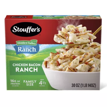 Front Center view of Stouffer's Chicken Bacon Ranch NET WT 30 OZ (1 LB 14 OZ) 850 g product.