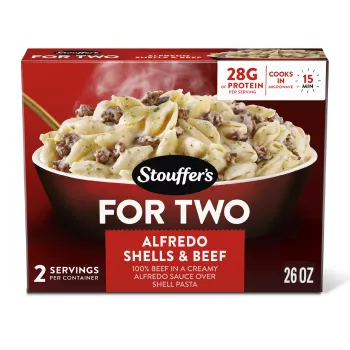 Front Center view of STOUFFER'S Frozen Meal Beef Alfredo Family Size 26oz Box NET WT 26 oz (1 lb 10 oz) 737 g product.