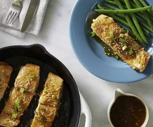 Cazuela de Tostada Francesa de Durazno y Almendras