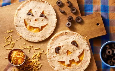 Cazuela de Tostada Francesa de Durazno y Almendras