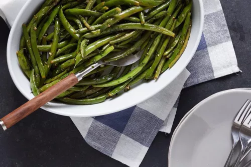 Cazuela de Tostada Francesa de Durazno y Almendras