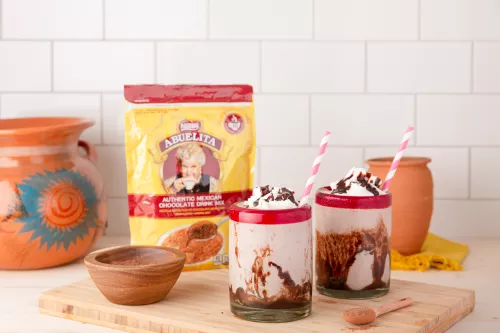 Cazuela de Tostada Francesa de Durazno y Almendras