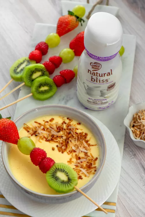 Dip de piña y fruta