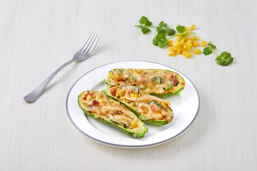 Zucchini stuffed with slices with cream