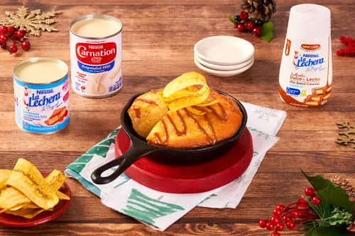 Pastel de plátano en sartén