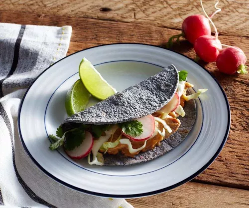 Cazuela de Tostada Francesa de Durazno y Almendras
