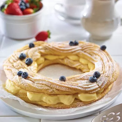 Rosca Rellena de Crema Pastelera y Almendras