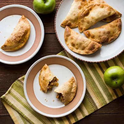 Empanadas de Dulce de Leche y Manzanas