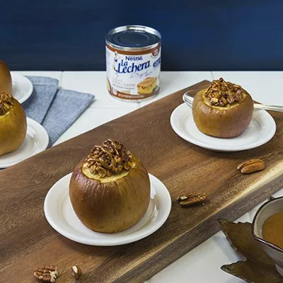 Baked Apples with Oats and Pecans