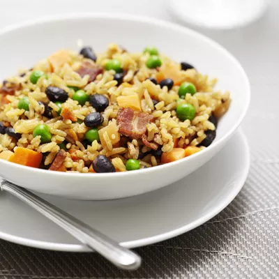 Arroz con Frijoles Negros y Tocino