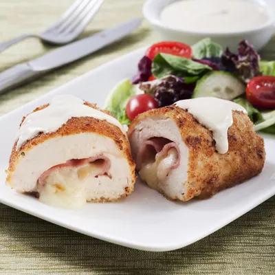 Pollo Cordon Bleu con Salsa Cremosa de Mostaza