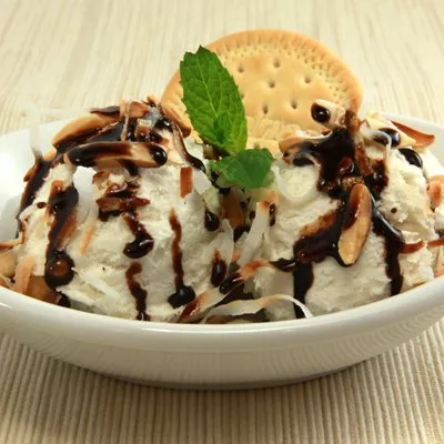 Postre Helado de Coco y Almendras