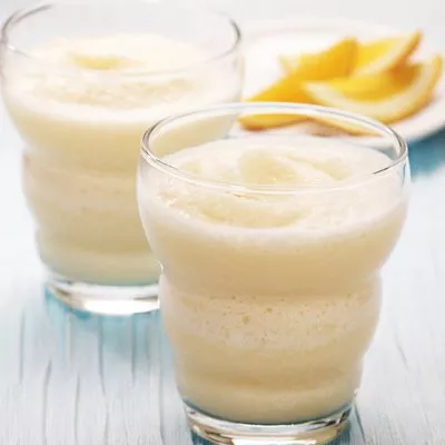 Cazuela de Tostada Francesa de Durazno y Almendras