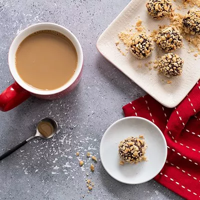 Cazuela de Tostada Francesa de Durazno y Almendras