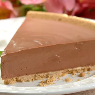 Skinny No-Bake Chocolate Nesquik Cheesecake