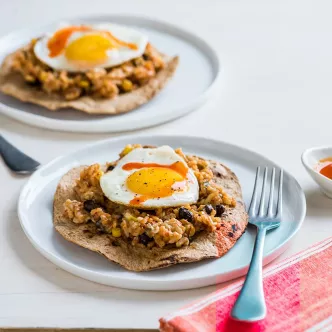 Cazuela de Tostada Francesa de Durazno y Almendras