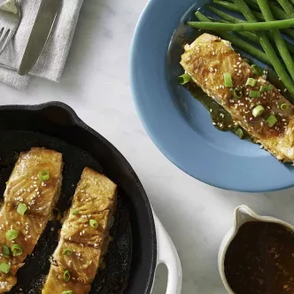 Cazuela de Tostada Francesa de Durazno y Almendras