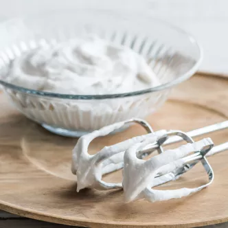 Cazuela de Tostada Francesa de Durazno y Almendras