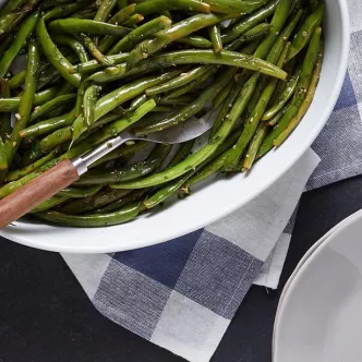 Cazuela de Tostada Francesa de Durazno y Almendras