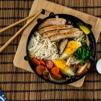 Cazuela de Tostada Francesa de Durazno y Almendras