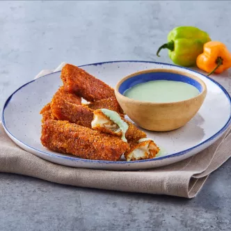 Dedos de pescado con dip de habanero