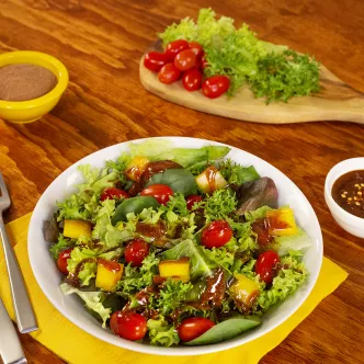 Aderezo de Chocolate ABUELITA® con ensalada