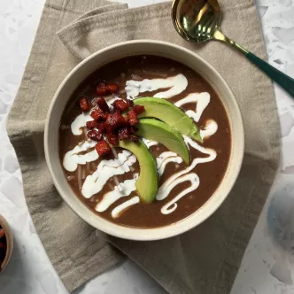 Sopa de Frijol con Fideos