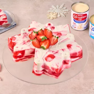 Strawberries with Cream Gelatin