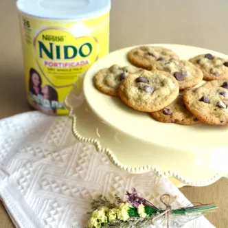 NIDO x Nestle Toll House Chocolate Chip Cookies