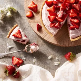 No Bake Strawberry Cheesecake