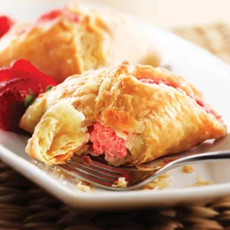 Empanadas de Fresas con Crema