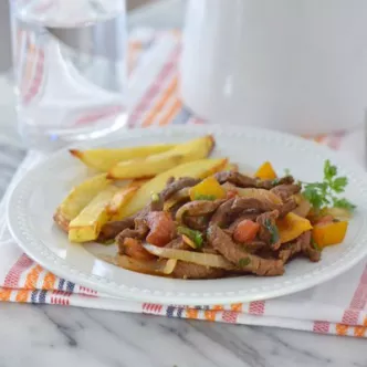 Lomo Saltado con Papas