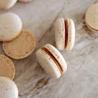 Macarons with Salted Dulce de Leche