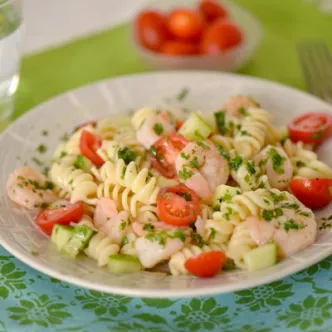 Ensalada de Pasta con Camarones y Vinagreta de Cilantro y Limón