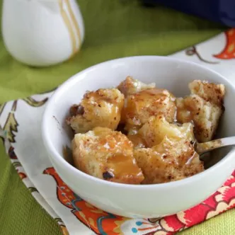 Cazuela de Tostada Francesa de Durazno y Almendras